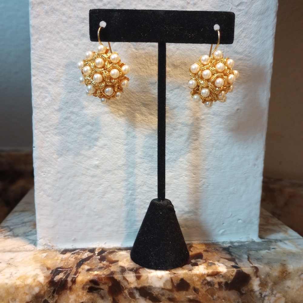 Vintage gold and pearl earrings